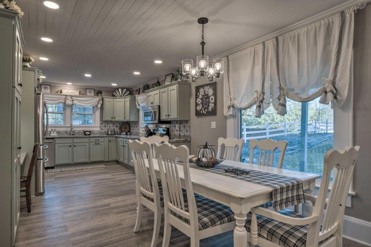 Peaceful Renovated Home With Deck On Half Acre! Эшборо Экстерьер фото